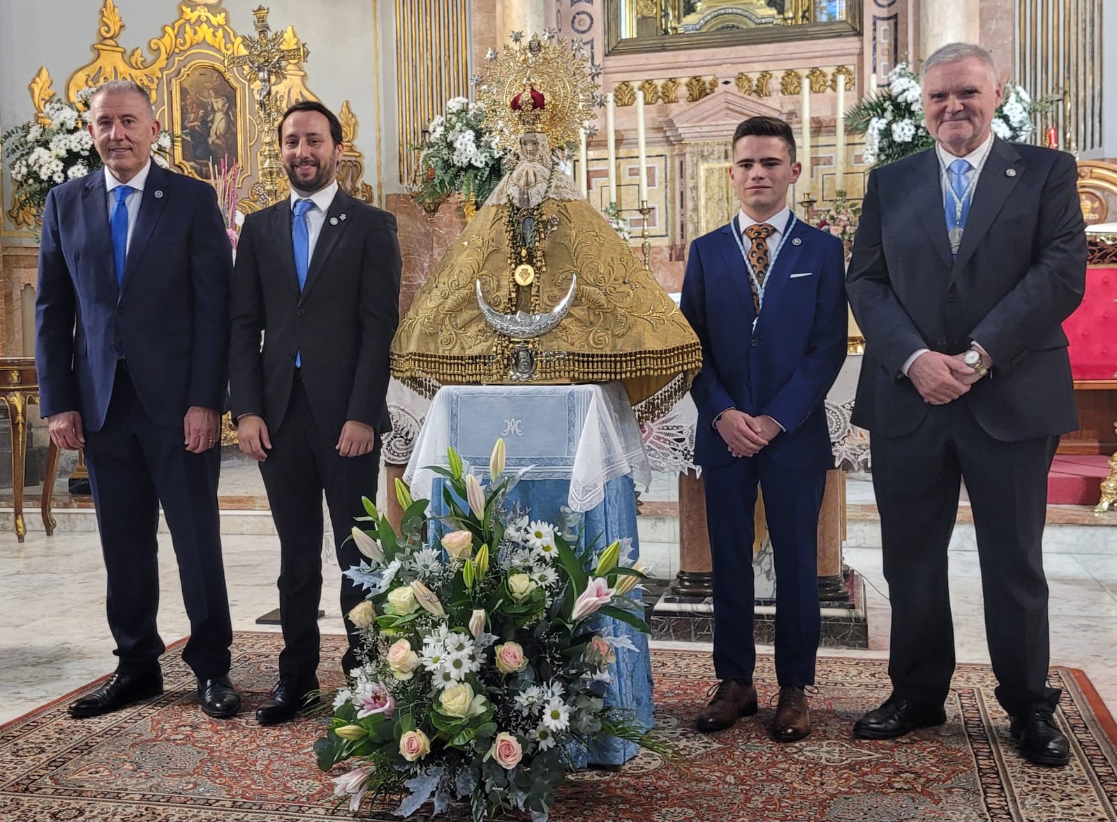 Manuel Lumbreras y Juan José Porcar toman el relevo de la alcaldesa Begoña Carrasco y Vicent Sales como Clavario y Perot de la Real Cofradía del Lledó tras el año del Centenario de la Coronación de la Patrona de Castellón