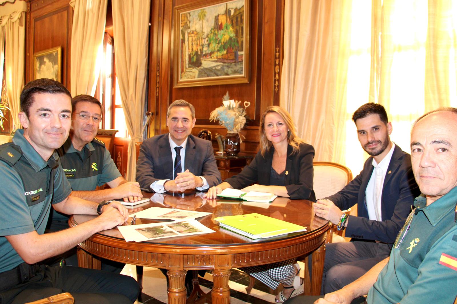 La plaza Mayor acogerá los actos por el Día de la Hispanidad y la Virgen del Pilar con la entrega de condecoraciones a la Guardia Civil